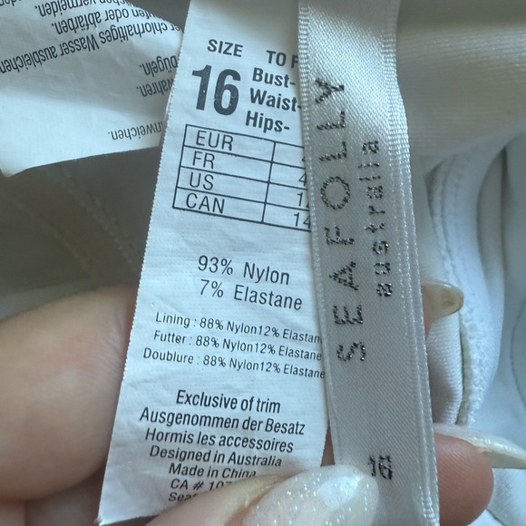 Becca swim - Picture 6 of 7